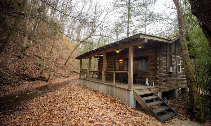 Stanton Cabin | Sycamore Rustic Log Cabin: Compact Cabin w/the Essentials For Your Vacation
