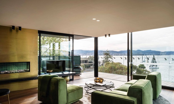 Battery Point Apartment | 'Sydney' - Waterfront penthouse in Battery Point