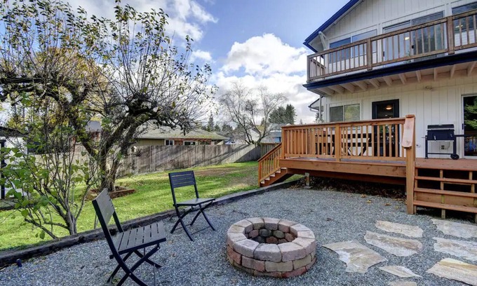 West End House | T1: Vibrant Villa: Bold and Fun