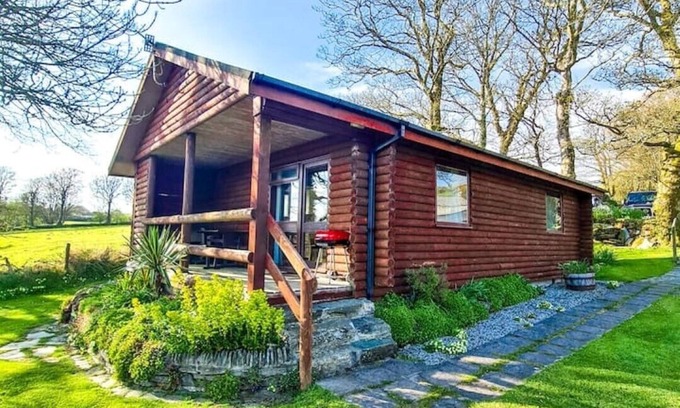 Fivelanes Cabin | Ta Mill Brookview Lodge 1 in a Stunning Retreat