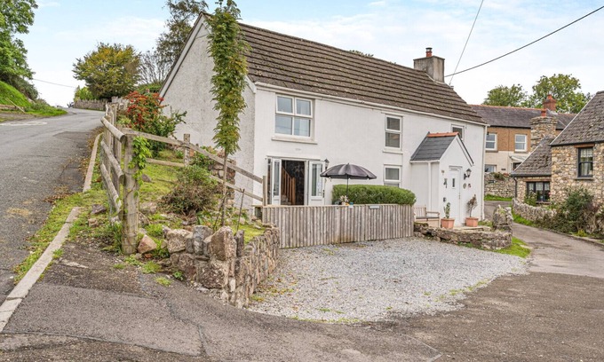 Llangennith House | Tadpole Cottage - One Bedroom House, Sleeps 2