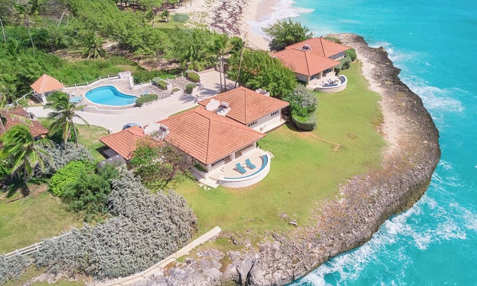Ragged Point House | Take it easy at this unique and tranquil ocean front getaway.