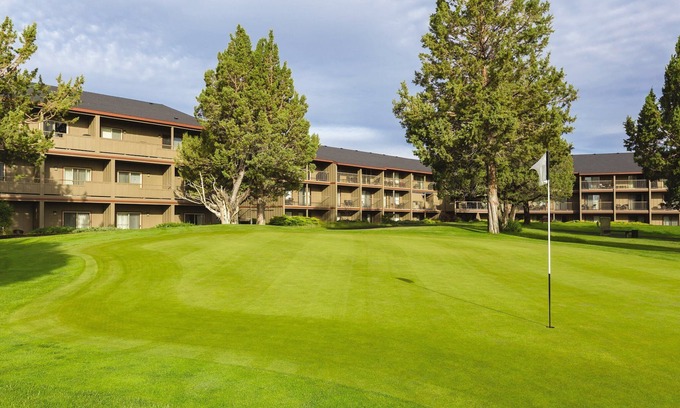 Redmond Resort | Tall mountains, deep rivers, beautiful vistas!