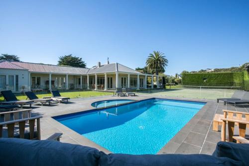 Portsea House | Tara fully fenced pool and pest control done regularly and can be done before booking