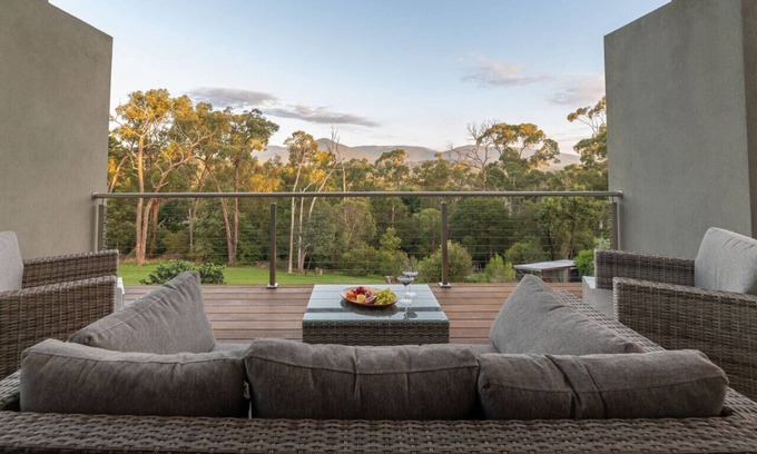 Healesville House | Tarrawarra Retreat Luxury