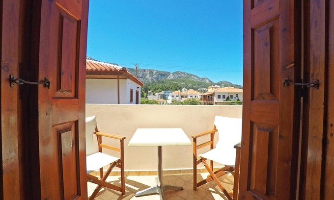 Kokkari Apartment | Tarsanas Apartments