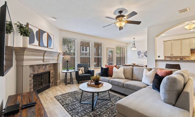 Flower Mound House | TCH - Spacious 4bd/2ba in Flower Mound w/Workspace
