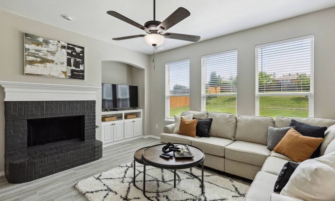 Celina House | TCH - Spacious 5bd/4ba home in Celina with Office