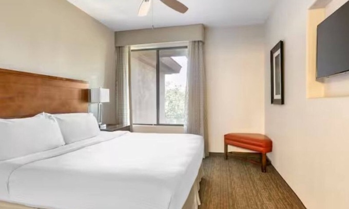 North Scottsdale Resort | TCP Waste Management Golf entrance is steps away from Hilton Links Resort