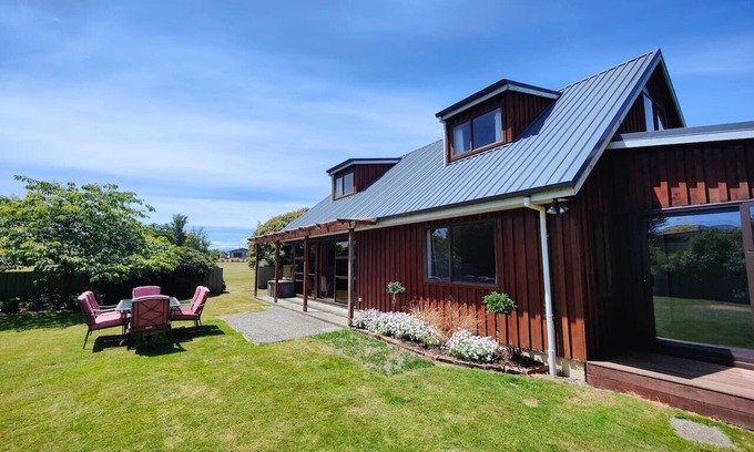 Te Anau House | Te Anau Happy Days Hideaway