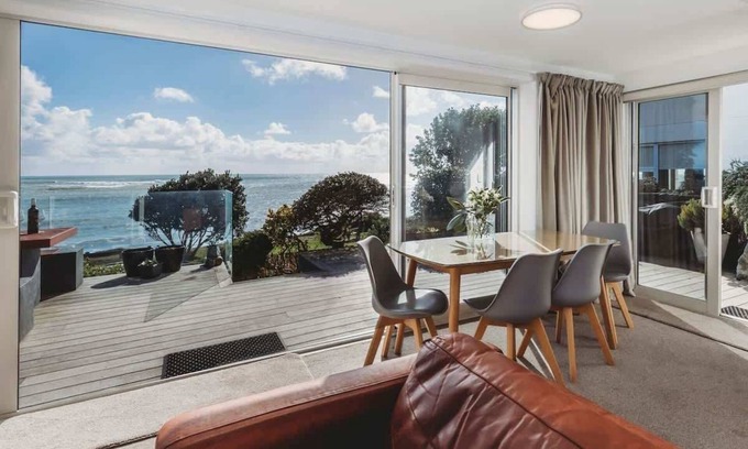 Bell Block Apartment | Te Moana Waterfront Luxury Apartment