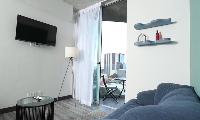Mata Redonda Apartment | Teal at 12, City Views and Wonderland Vibes!