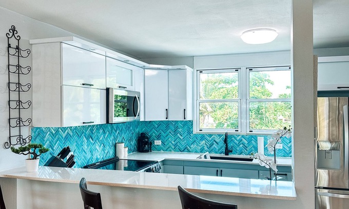 Zarzal Condo | Teal Bay Hideaway