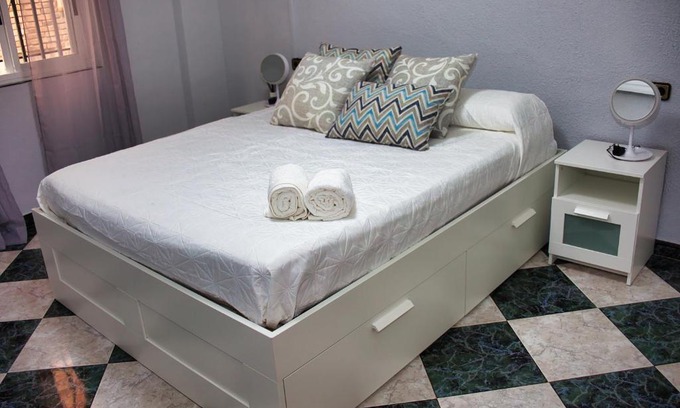 Jaen Apartment | Teniente Bago con opción de aparcamiento