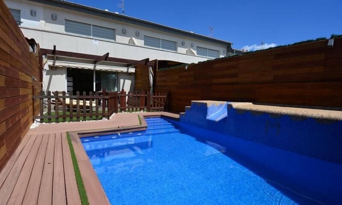 El Roc de Sant Gaieta House | Terraced house with private pool and terrace