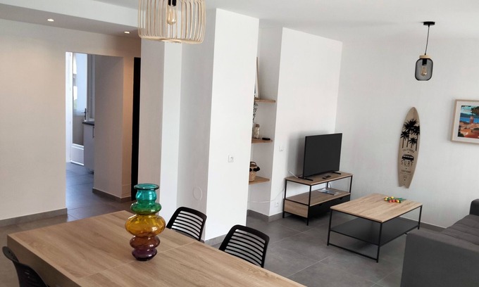 Hyeres Apartment | Terre et Mer. Appartement Situé Entre Ville Historique et Plages