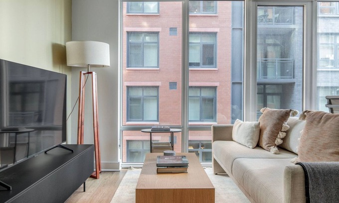 Mount Vernon Triangle Apartment | Terrific Mount Vernon Studio w/Gym & Courtyard, nr Metro, by Blueground
