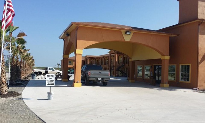 Tilden Hotel | Texan Inn and Suites Tilden