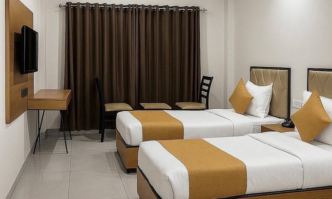 Mundra Hotel | TGR Hotel