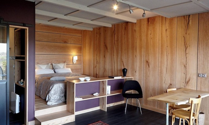 Aramits House | Thoreau Suite - A Large Studio With Mountain Views