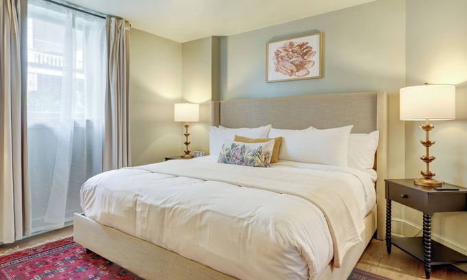 North Downtown Hotel | The 200 South St with Pool | Boutique Hotel