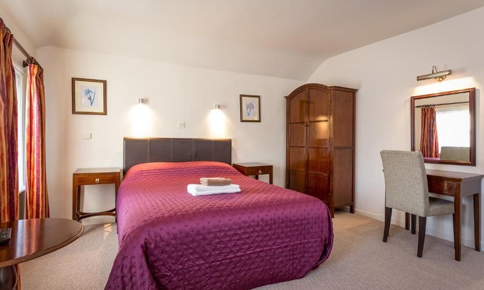 Tewkesbury Bed & Breakfast | The Abbey Hotel