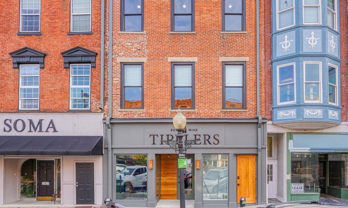 Chillicothe House | The Addison- Luxury Townhome w/Rooftop Patio