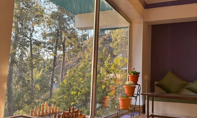 Almora Hotel | The Alpine Vista