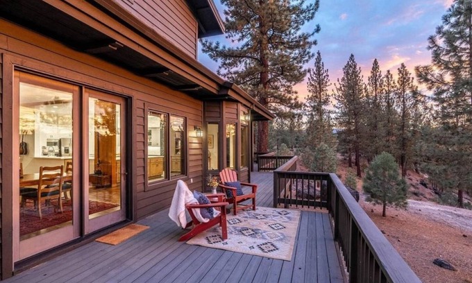 Gold Mountain House | The Alpine Vista | Pets | Couples | Golf | Nakoma