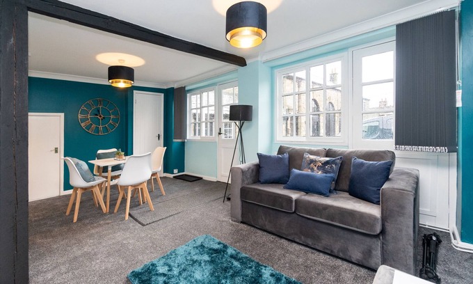 Bowes House | The Ancient Unicorn