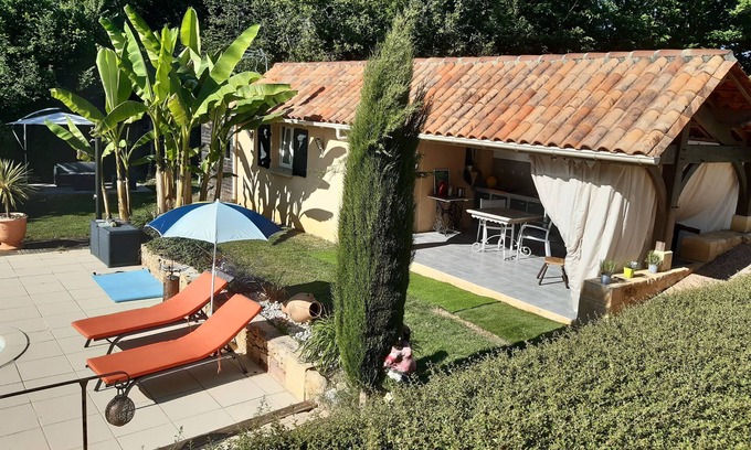 Sarlat-la-Caneda Apartment | The annex, in the owner's home, is independent, quiet, restful and green.