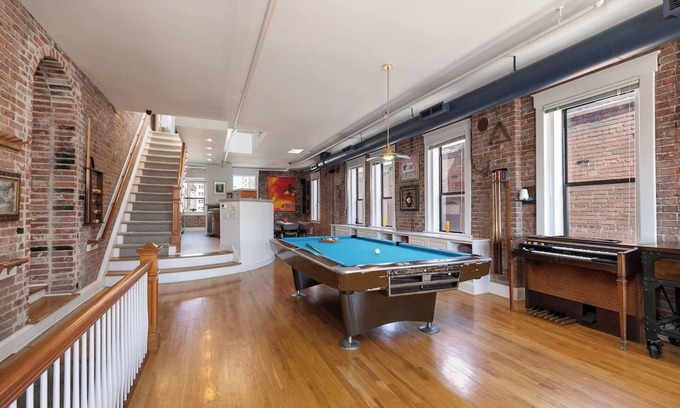Downtown Springfield Apartment | The Antler Loft-Downtown