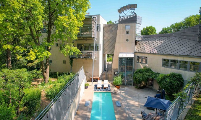 Lawrence House | The Architect’s Modern Castle