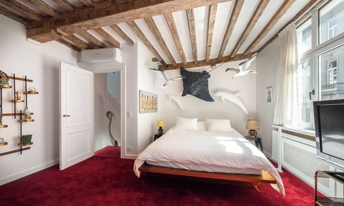 Klein-Antwerpen House | The Art Collector's House 2BR with peaceful patio.