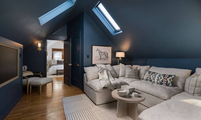 Wauwatosa House | The Auburn Hideaway - Cozy 3BR Home in Wauwatosa