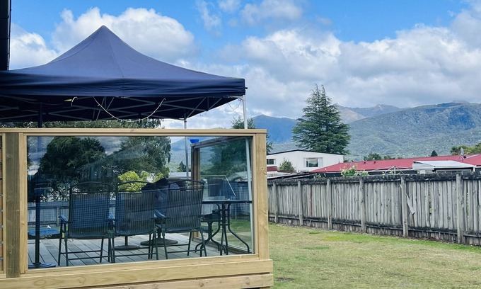 Te Anau House | THE BACH 🏡nSmall kiwi bach, close to town.