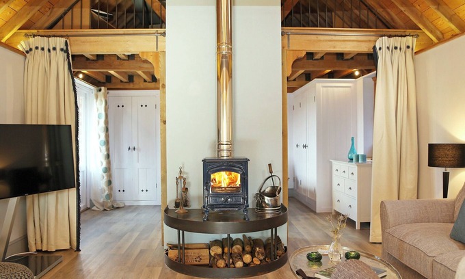 Pulborough Cottage | The Barn at Banks Cottage