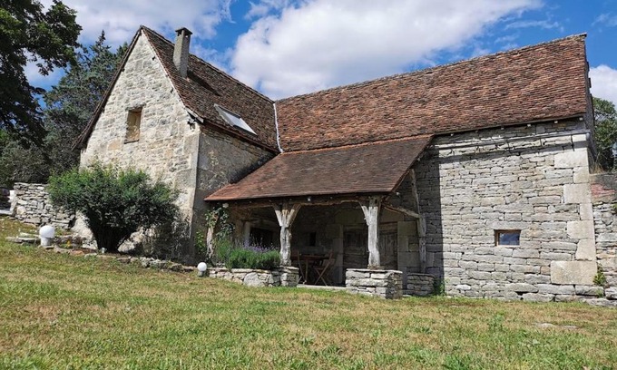 Carayac House | THE BARN, MAISON, PISCINE PRIVATIVE, CALME, WIFI