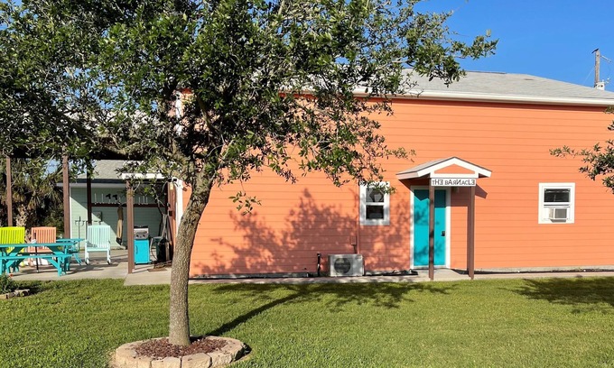 Port O Connor Apartment | The Barnacle-Perfect for the Fishermen.