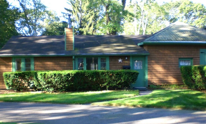 Barrington Cottage | The Barrington Cottage -all on one level! Your home away from home.