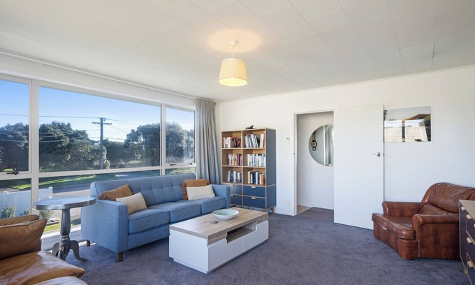 Paraparaumu Beach House | The Beach Base - Paraparaumu Holiday Home