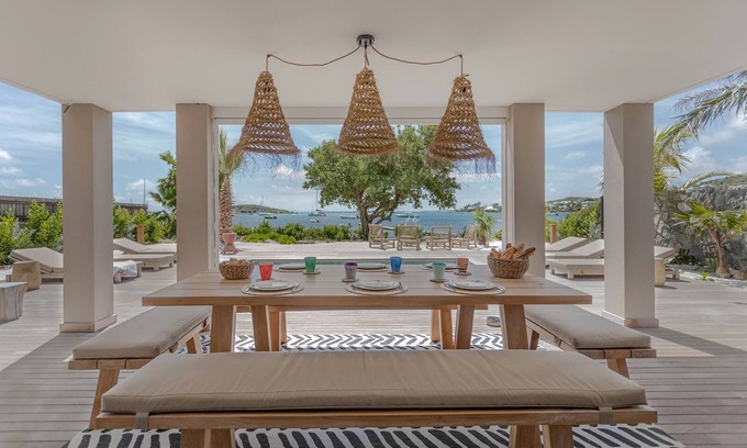 Bellevue House | The Beach House - Direct Access to Pinel Island With our Kayak