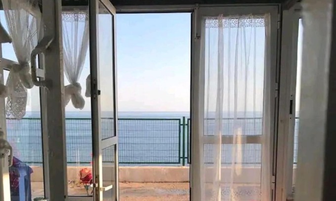 Adra House | The Beach Hut with Lazy spa