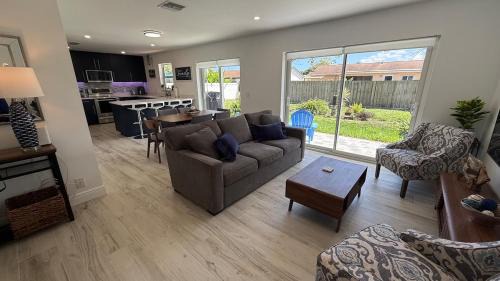 Jog Road House | The Beach Nest - Delray Getaway