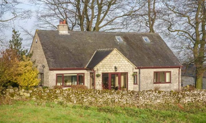 Matlock House | THE BEECHES, pet friendly, with open fire in Winster