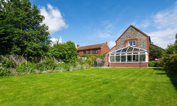 Langham House | The Beeches - Three Bedroom House, Sleeps 6