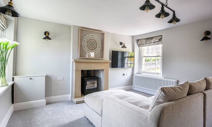 Bakewell Cottage | THE BELLE, pet friendly, character holiday cottage in Bakewell