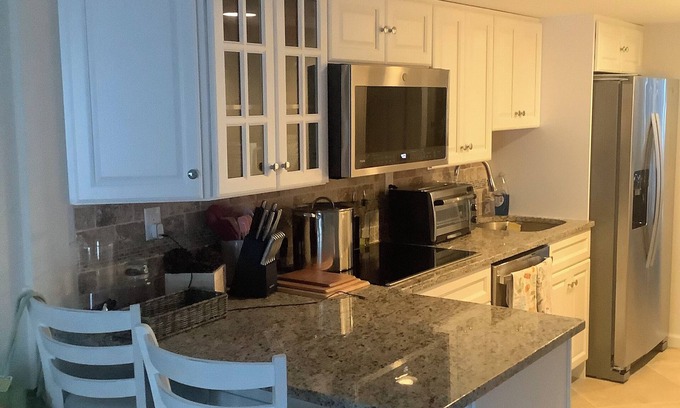 Mantoloking Condo | The best of both worlds! One bedroom condo on the beach with heated pool!