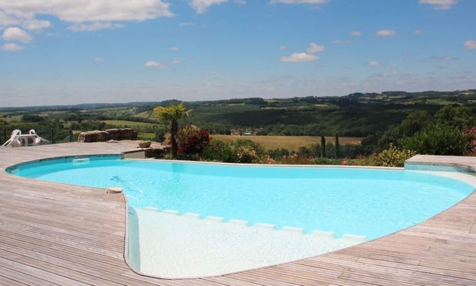 Saint-Remy House | THE BIG HOUSE AND ITS OVERFLOW POOL