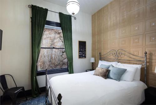 Bisbee House | The Block Basic Room - Queen